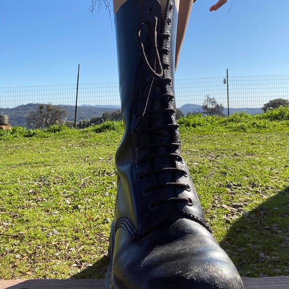 Doc Martens mid calf length size 8 - Picture 4 of 11